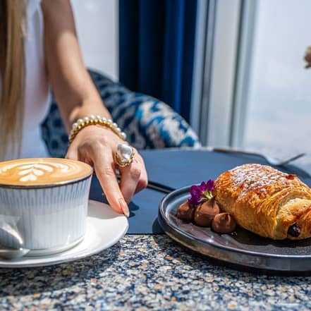 Breakfast Experience at At.mosphere Burj Khalifa – Burj Khalifa JUZN.com Special Offers, Deals & Discounts