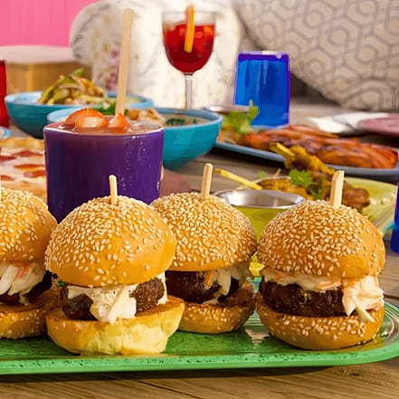 Doha Beach Club Brunch By The Sea – Must-see attractions JUZN.com Special Offers, Deals & Discounts