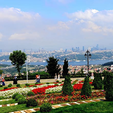 Istanbul: Europe & Asia Continents,Topkapi Palace & Harem with Live Guide – Recently Added Experiences JUZN.com Special Offers, Deals & Discounts