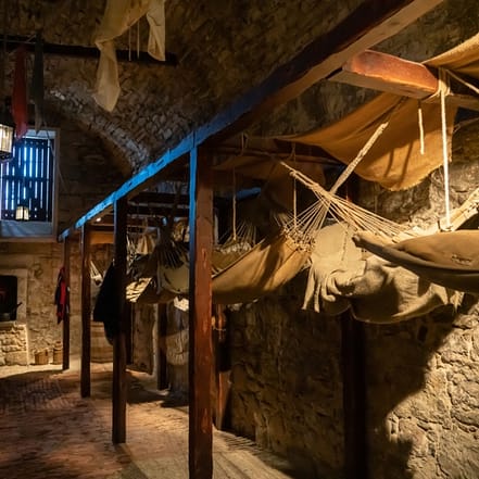 The Edinburgh Dungeons Entry Ticket – Sightseeing and Tours JUZN.com Special Offers, Deals & Discounts