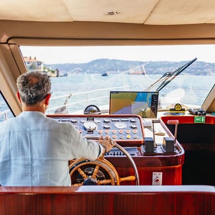 Bosphorus Yacht Cruise with Stopover on Asian Side – Top-Rated Attractions JUZN.com Special Offers, Deals & Discounts