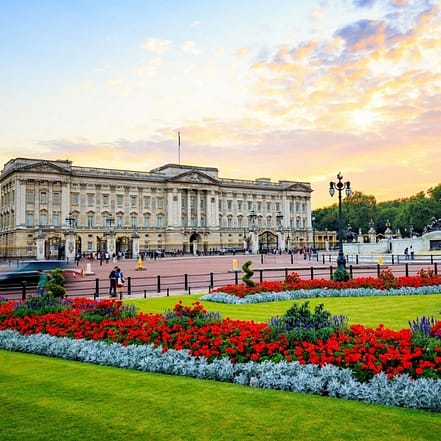 Buckingham Palace State Rooms – Indoor Attractions JUZN.com Special Offers, Deals & Discounts