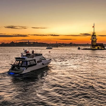 Istanbul: Small-Group Sunset or Day Yacht Cruise with Snacks – Boat Tours and Cruises JUZN.com Special Offers, Deals & Discounts