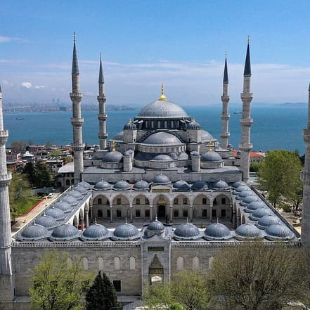 Blue Mosque & Hippodrome Guided Tour – Top-Rated Attractions JUZN.com Special Offers, Deals & Discounts