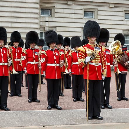 London British Royalty walking tour including Changing Of The Guard – Recently Added Experiences JUZN.com Special Offers, Deals & Discounts